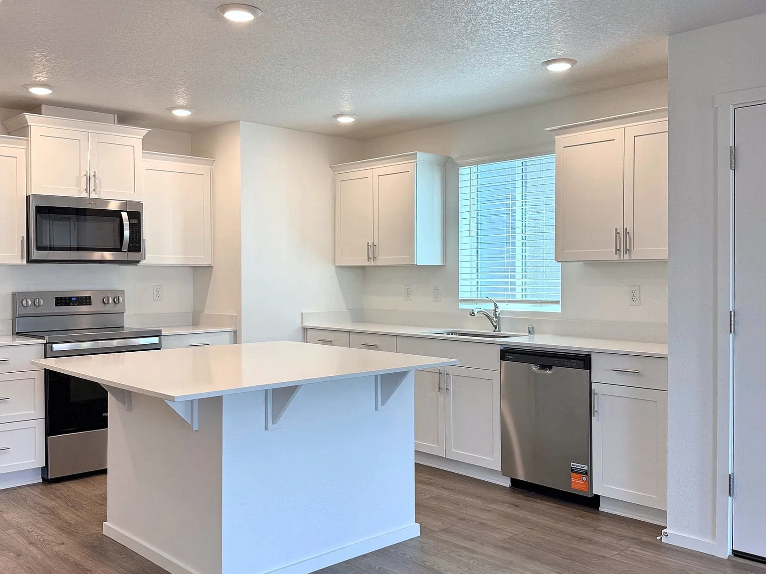 4 bed, 1499 sqft, $2,650 — Photo 4