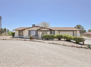 19015 Siskiyou Rd, Apple Valley, CA 92307