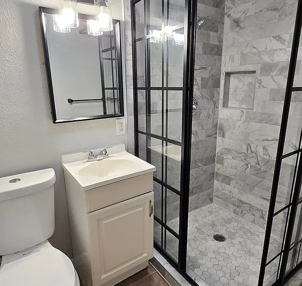 137 E Norwood Ct — Photo 28