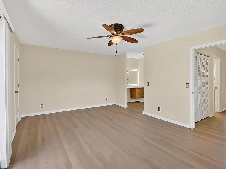 2520 Van Buren St #4 — Photo 16