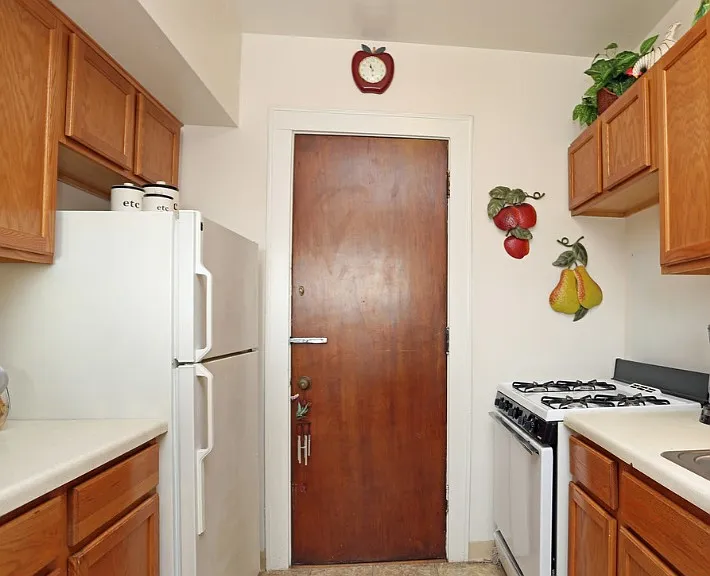 2 Bedroom (Kitchen)