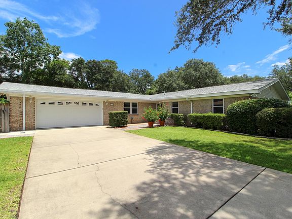 2nd image of 131 Woodbine Cir