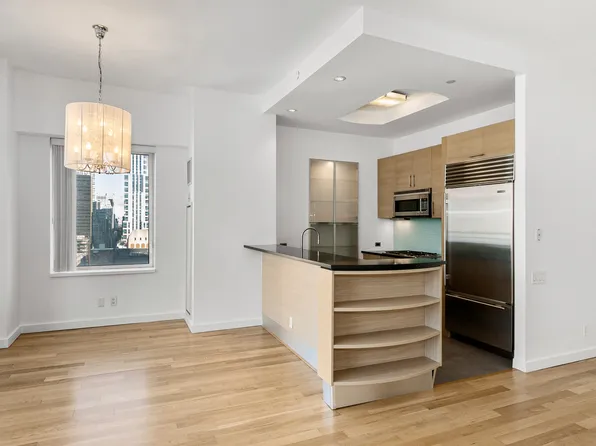 325 Fifth Avenue image 2 of 19