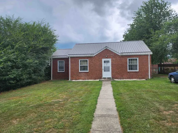143 Lake St, Pulaski, VA 24301