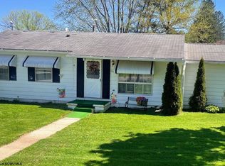 70 N Hice St, Belington, WV