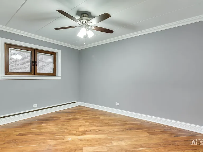 2645 W Carmen Ave — Photo 8