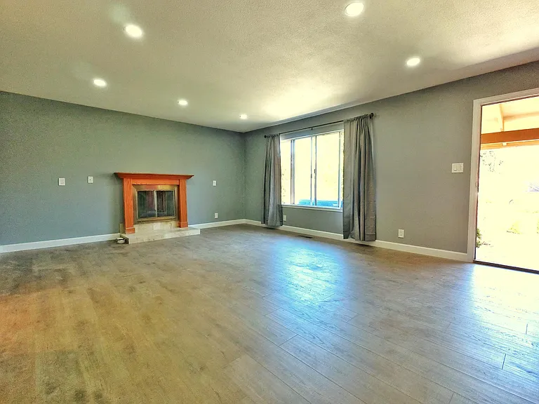 270 McDuff Ave — Photo 4