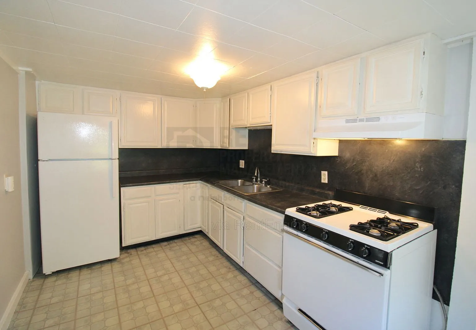 3 bed, 1.0 bath, $1,975 — Photo 1