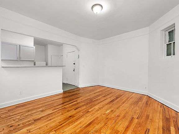 3rd image of 203 W 103rd St APT 4A