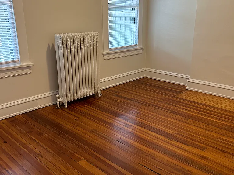 7 S Dooley Ave — Photo 10