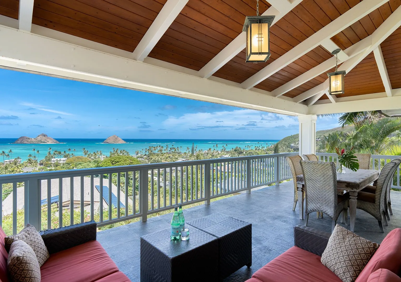 Enjoy Cool Breezes And Dazzling Views Of The Ocean Below At This Private, 4 Bedroom, 3.5 Bath Lan... — Photo 1