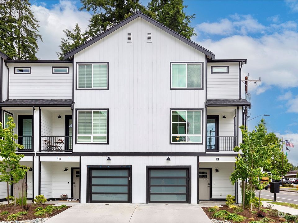 1st image of 18527 1st Avenue NE #A