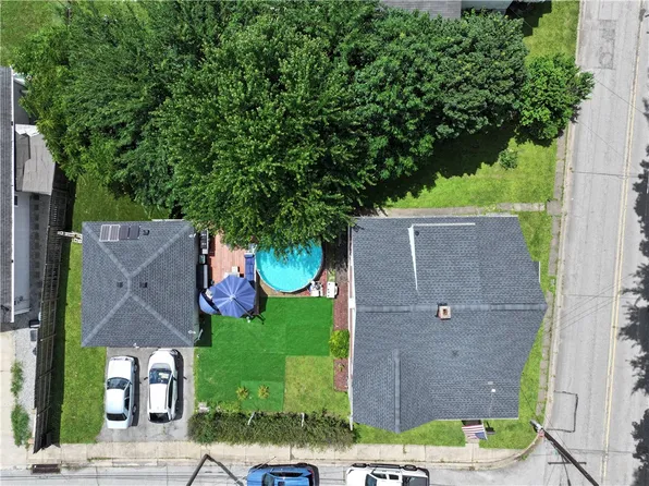 1030 Scott Ave, Jeannette, PA 15644