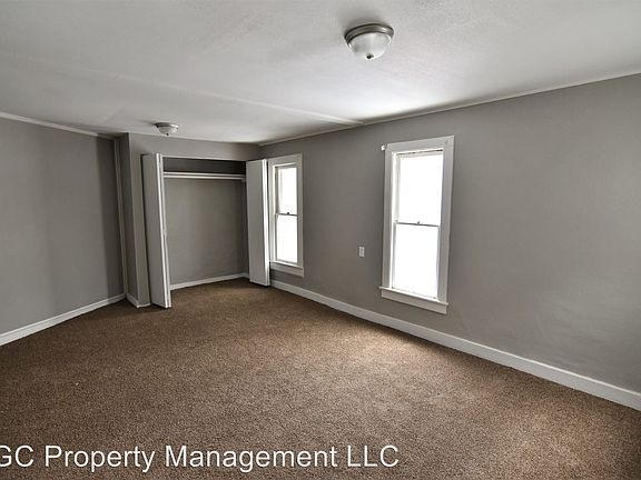 3rd image of 124 Henry St #2