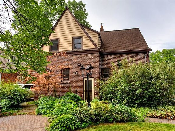 4th image of 3827 Franklin Ave
