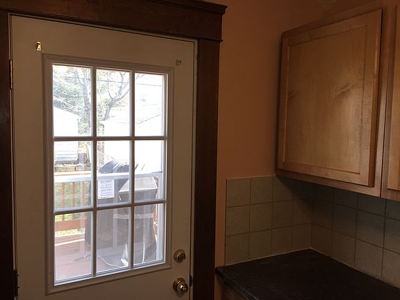 3rd image of 1605 Winton Ave