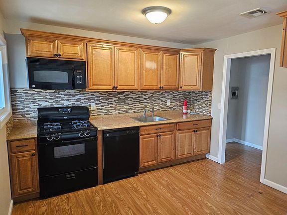 4th image of 64 Longman St