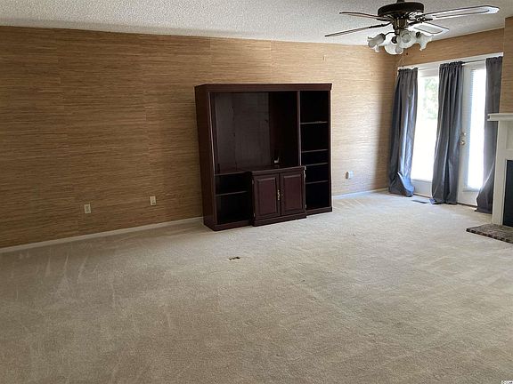 3rd image of 321 Lakeview Dr #321