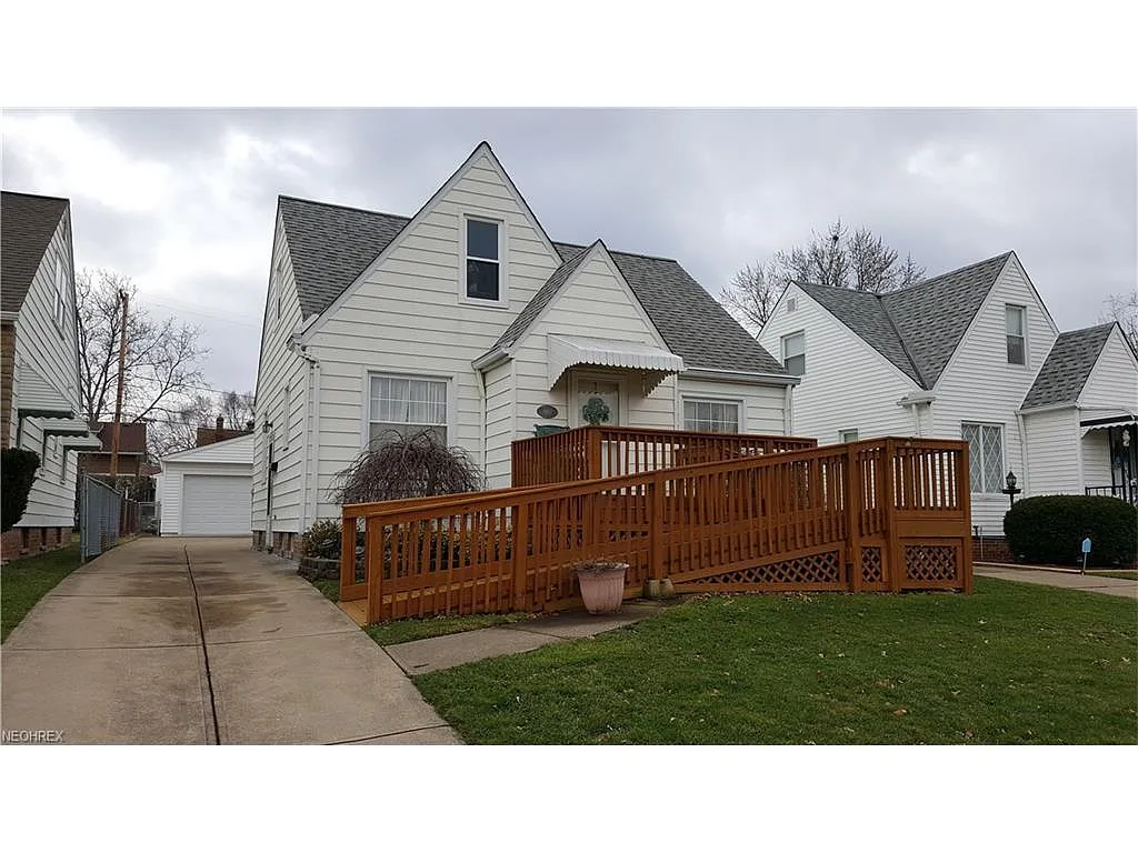 8107 Theota Ave photo 1