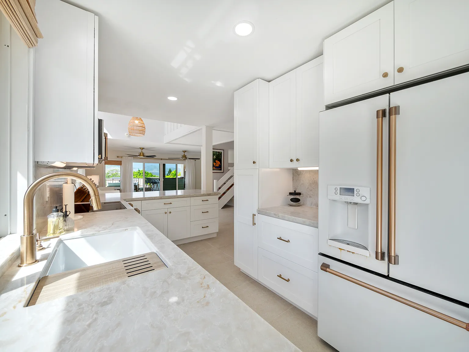 3 bed, 2.5 bath, 2500 sqft, $9,000 — Photo 4