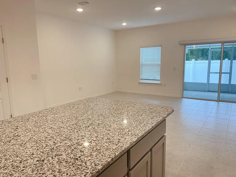 12615 NW 7th Pl — Photo 4