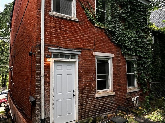 2nd image of 1136 High St