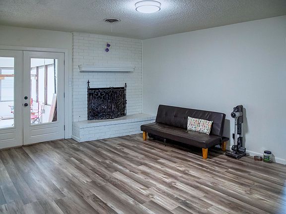 4th image of 2205 W Spruce Ave