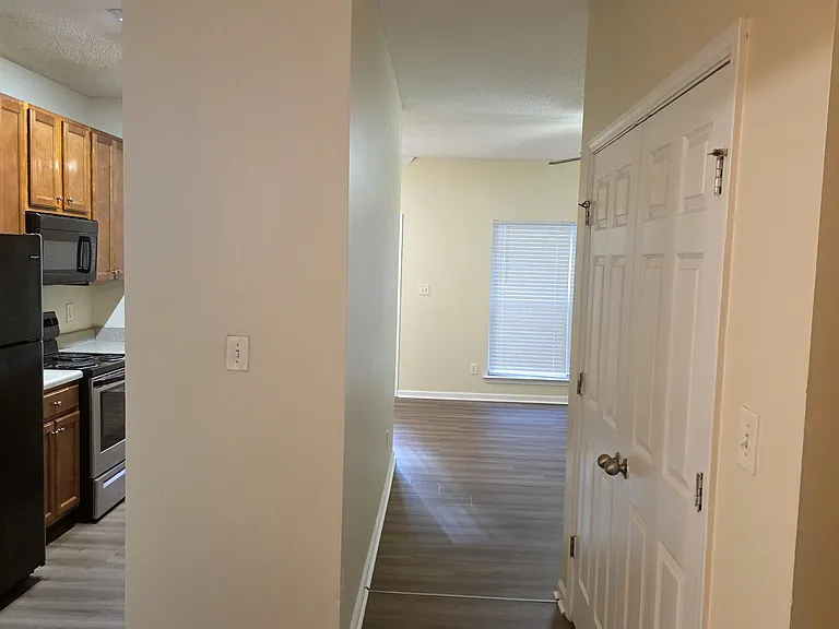 Hallway to kitchen and sitting room