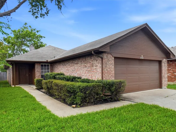 6701 Driffield Cir W, North Richland Hills, TX 76182