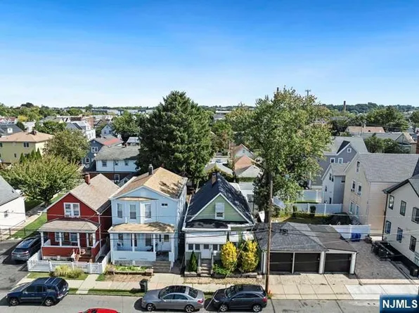 57 Maple Ave, Wallington, NJ 07057