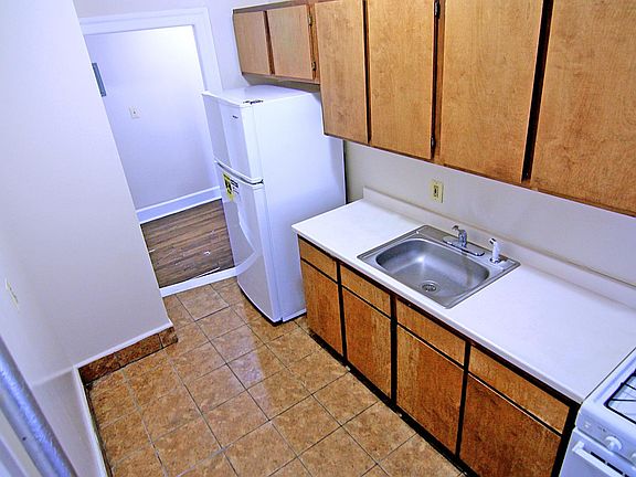 4th image of 3043 Sedgwick Ave