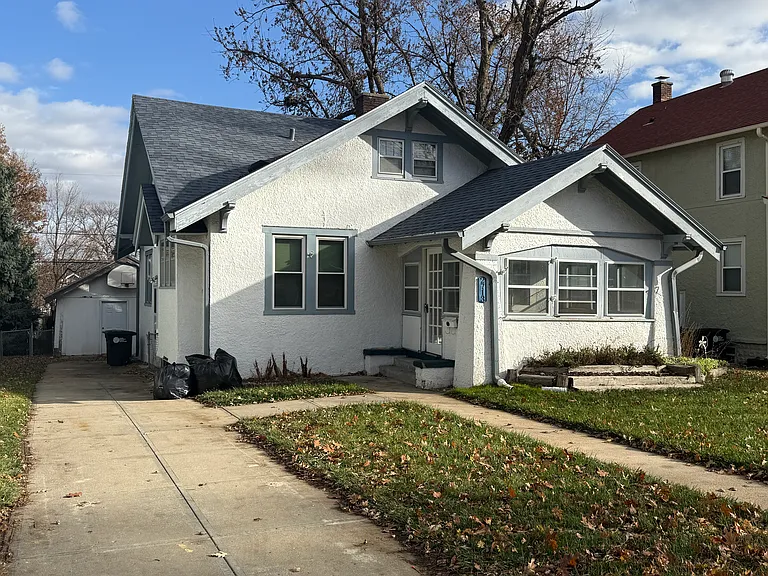 2713 N 45th Ave — Photo 1