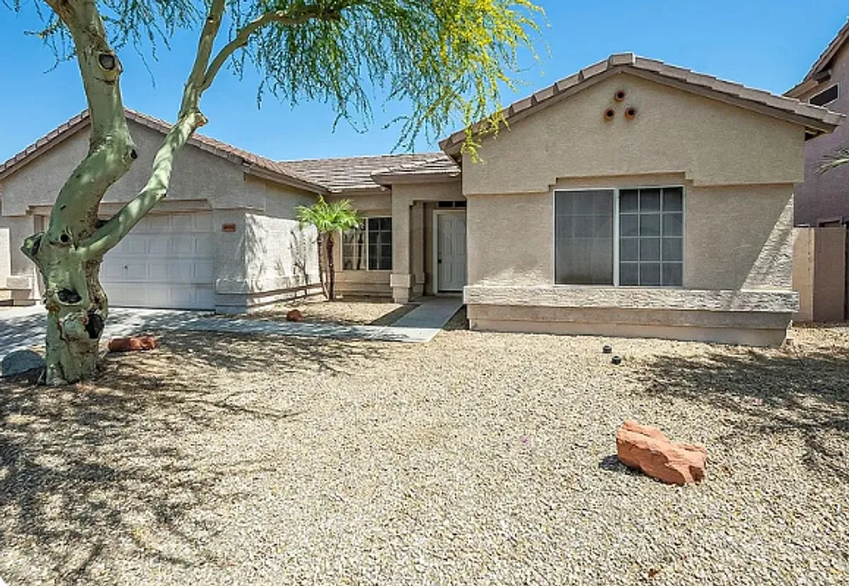 2 bed, 2.0 bath, 1391 sqft, $1,799 — Photo 1