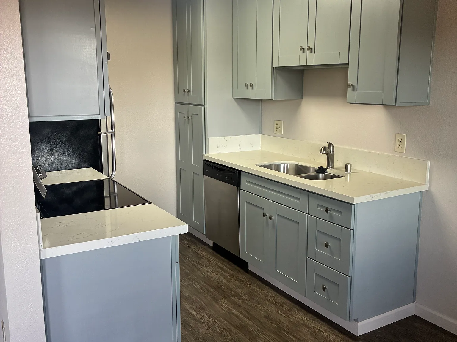2 bed, 1100 sqft, $2,995 — Photo 2