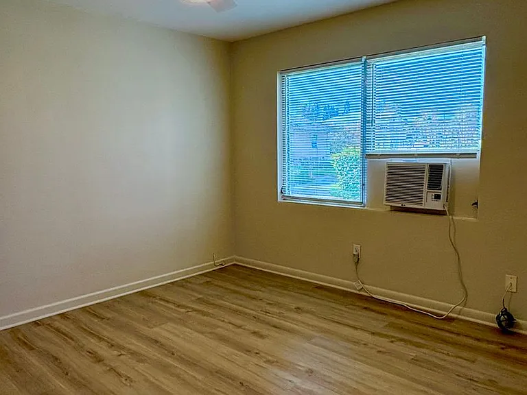 2680 NE Indian River Dr — Photo 24