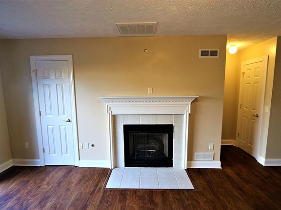 2nd image of 120 Willow Oak Dr NW