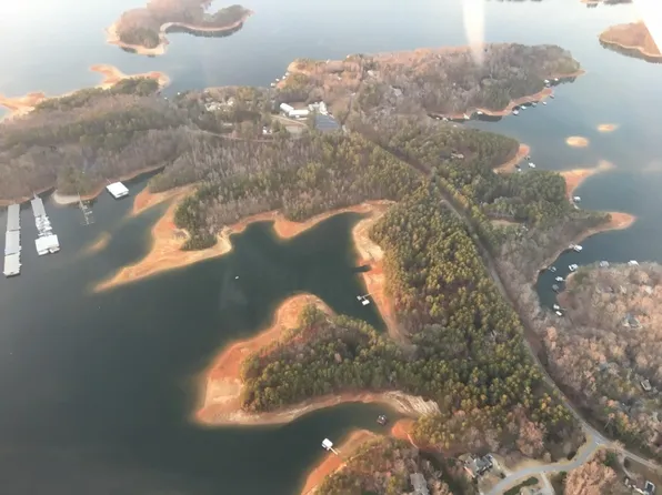 5417 Mayflower Ct, Gainesville, GA 30504