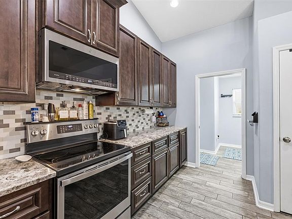 5th image of 12020 RUNNING FOX CIRCLE