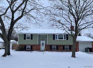 5708 Aaron Dr, Lockport, NY 14094