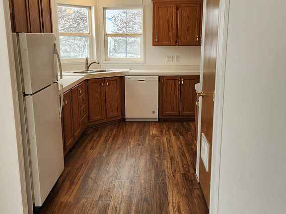 3rd image of 2333 W Gueneveres Way