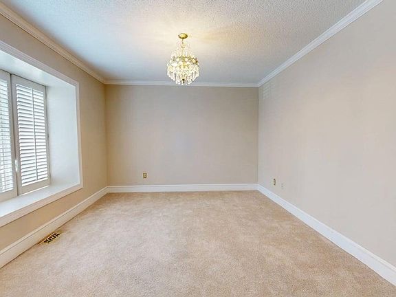 3rd image of 408 Sutherlin Pl