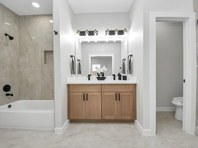 9824 Nedwald St — Photo 37