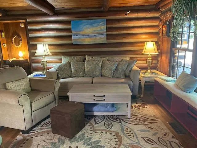 Living room - 806 NW 17th Ave
