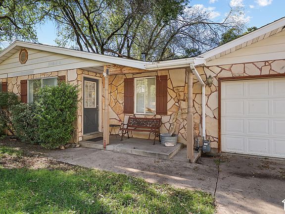 3rd image of 1731 Valley View Dr
