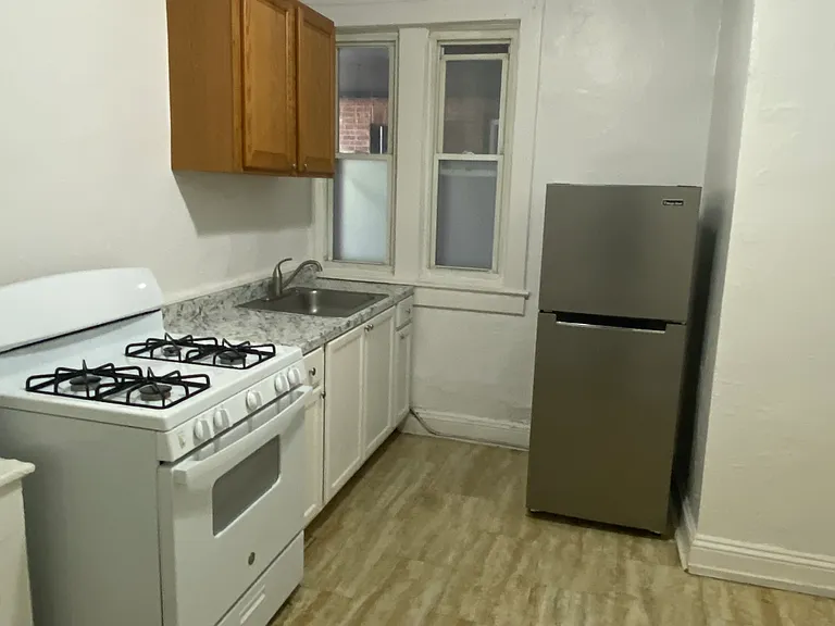 694 Rutherford Ave #B2 — Photo 1