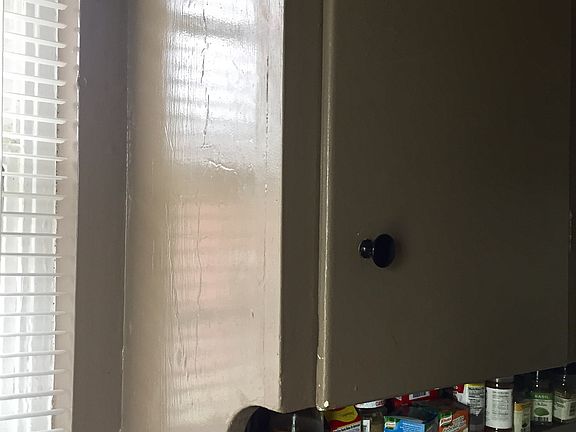 4th image of 2507 S Barnett Ave