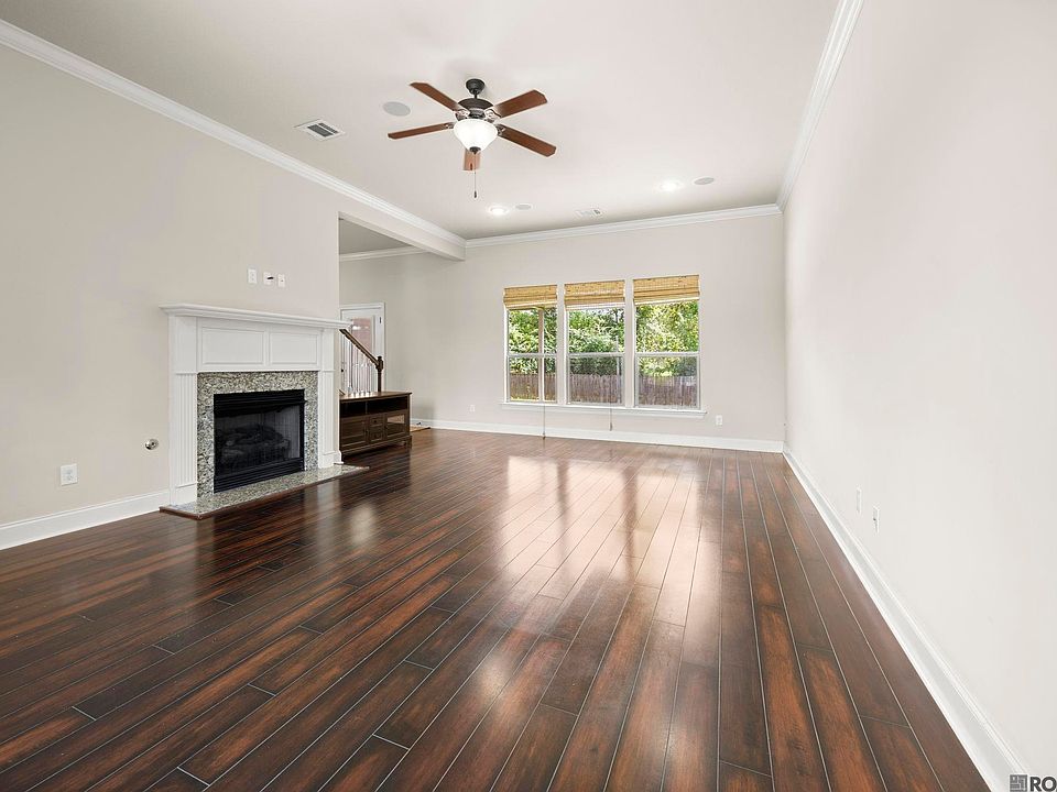 m*様 house on the hill ロンパース 60 4367 NE Hideaway Dr, Lees Summit, MO 64064 | Zillow