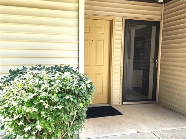 7255 Village Dr, Mentor, OH 44060