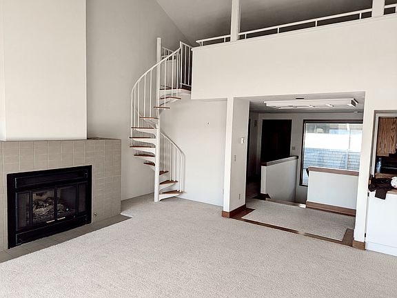 3rd image of 222 W Bay Dr NW