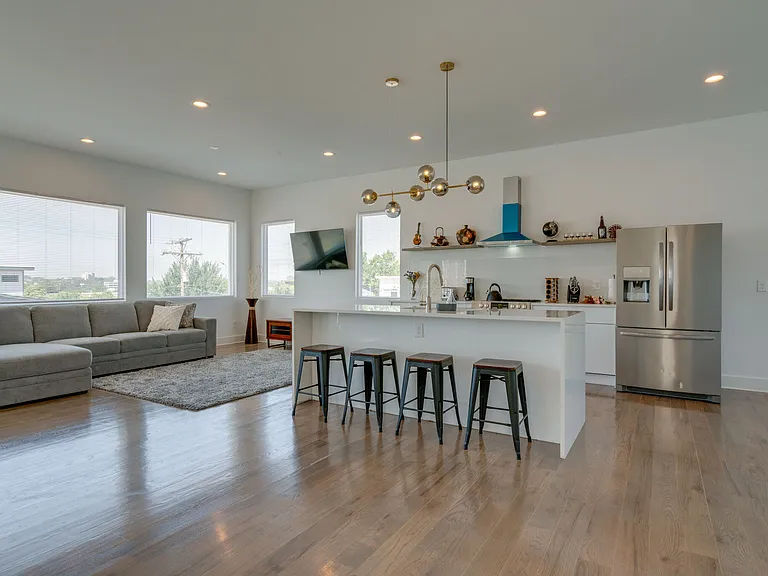 131 Fern Ave — Photo 9